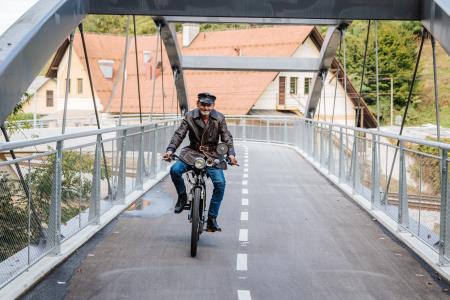 Otvoritev kolesarske CE-SˇT-SˇE-166